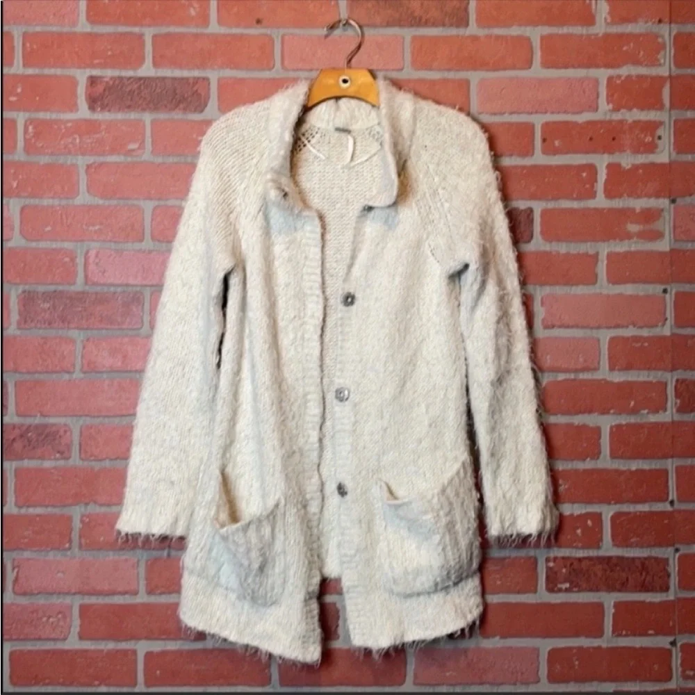 Free People Keep it Fuzzy cardigan NWOT Cream Eyelash sweater size XS - Picture 5 of 10